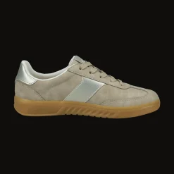 Sneaker Sand